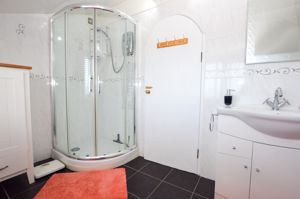 Ensuite- click for photo gallery